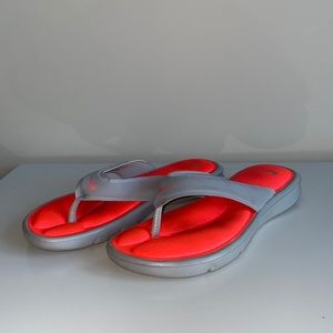 Nike Flip Flops 🩴